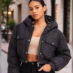 Vigoss Cropped Puffer Hooded Jacket Black Size Large NWT!